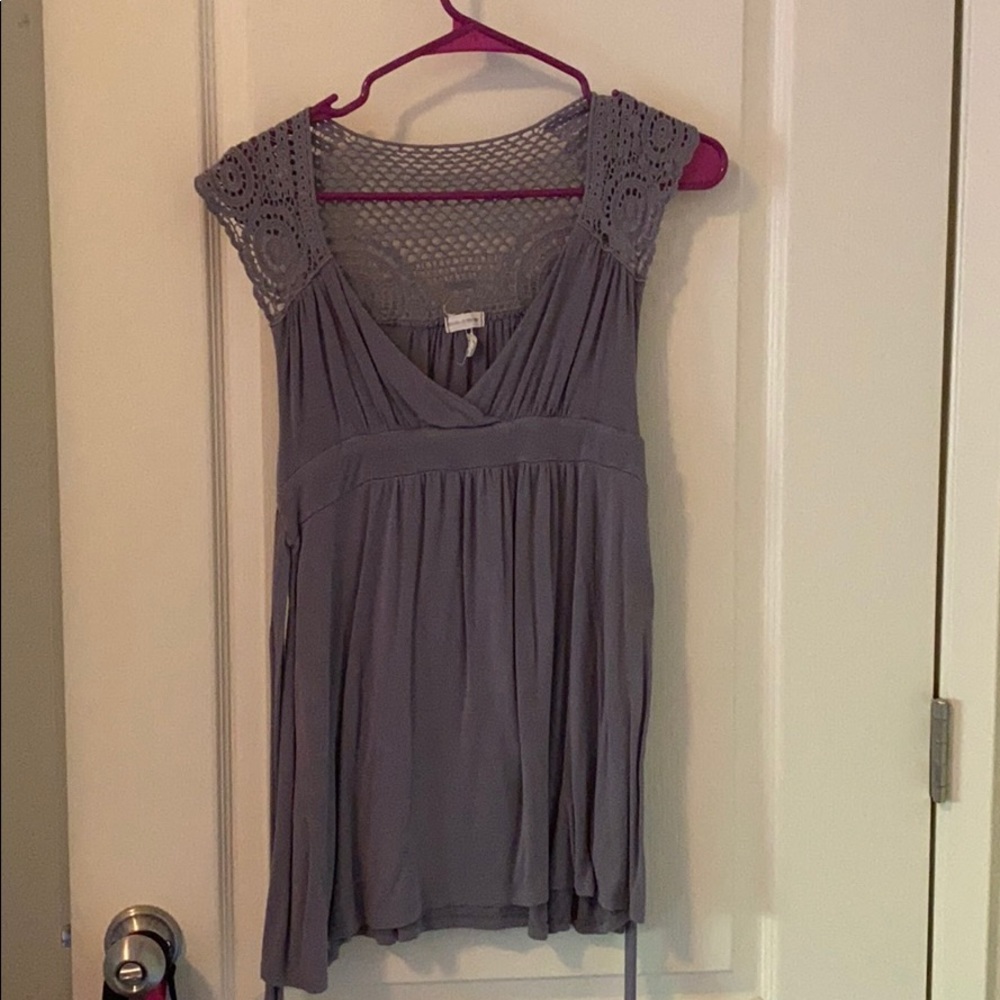 Gray top